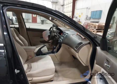 2003 Honda Accord 2.4 Lx z USA, uszkodzony, nr VIN JHMCM56303C047031